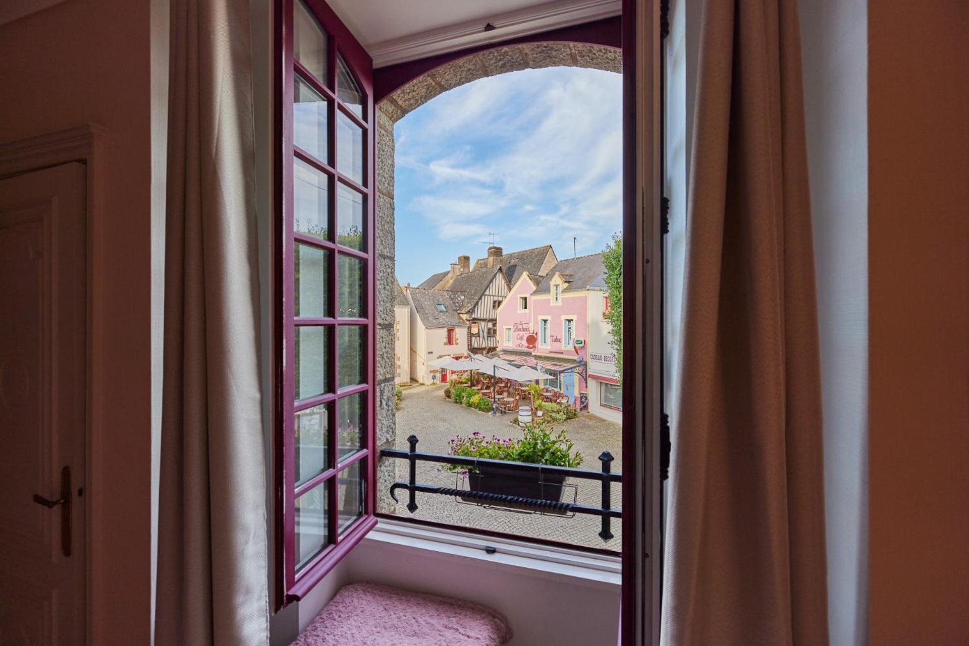Hotel Les Deux Magots La Roche-Bernard Exteriör bild